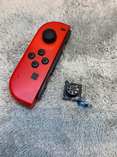 任天堂switchジョイコンスティック修理【和泉市よりお越しのお客様】